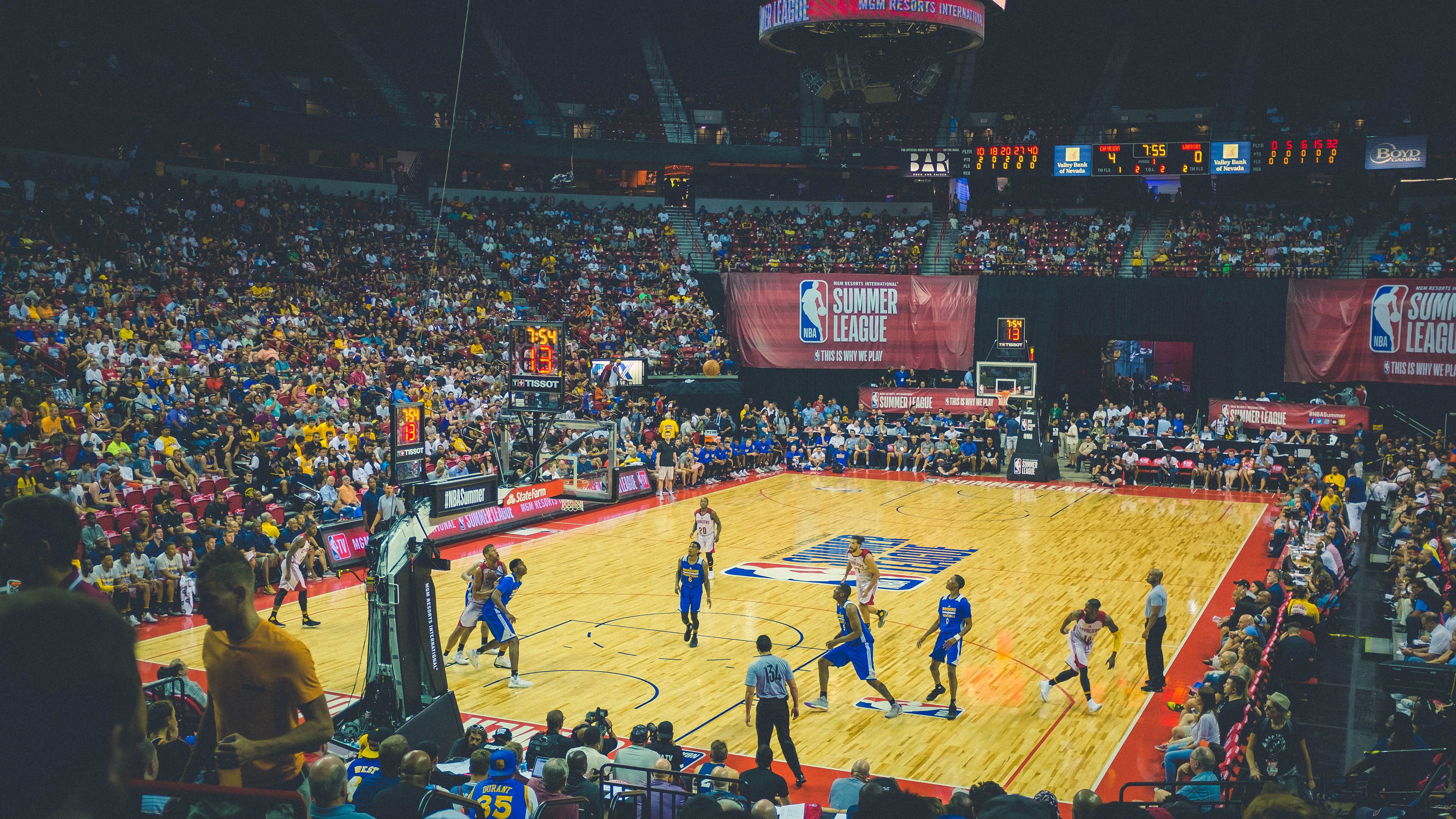 解析 2026 年世界田联公布跑鞋技术标准：中国品牌在美加墨赛场的份额之争。